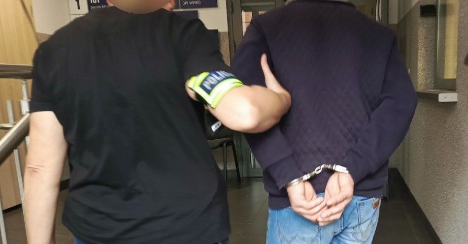 zdjęcie: Sprawcy włamania w rękach policjantów / fot. KPP Wąbrzeźno