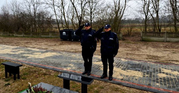 Policjanci uczcili pamięć aspiranta Piotra Jabłońskiego