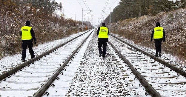 Wystrzały przy torach w Popowie sprawdzili policjanci i SOK