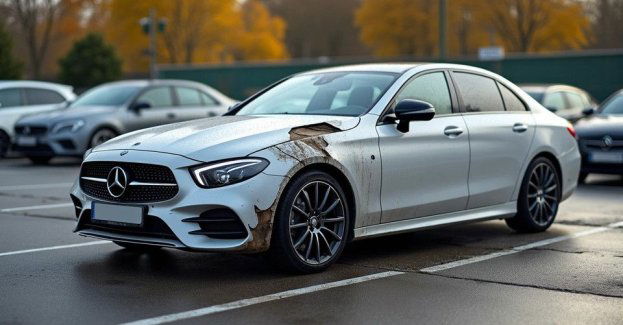 65 latek oblał farbą toyotę na parkingu w Starachowicach