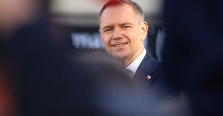 zdjęcie: Nawroccy przekazali kawalerkę Chrześcijańskiemu Stowarzyszeniu Dobroczynnemu w Gdyni / fot. PAP