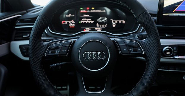 Fałszywy dowód rejestracyjny i maska ze skradzionego auta zatrzymane na granicy