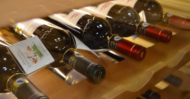 Kradł w sklepie, okazało się, że jest poszukiwany