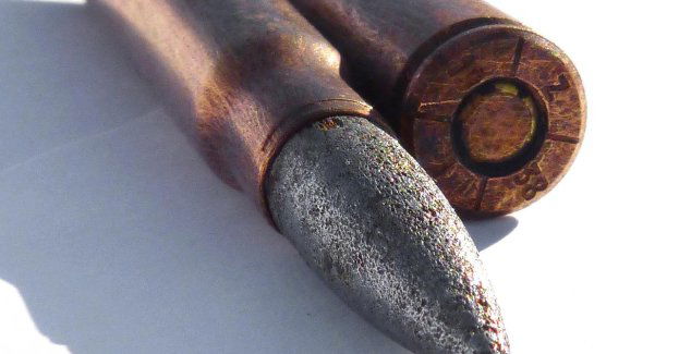 Niebezpieczne znalezisko pod balkonami na Przywiślu