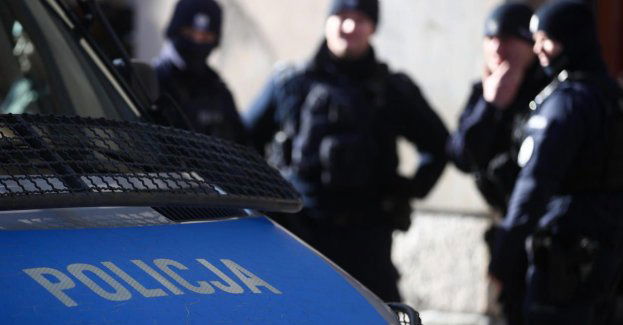 Policja bada sprawę kartek promujących wagnerowców