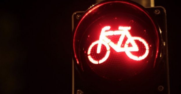 Trudne warunki na drodze – potrącenie pieszych i rowerzysty