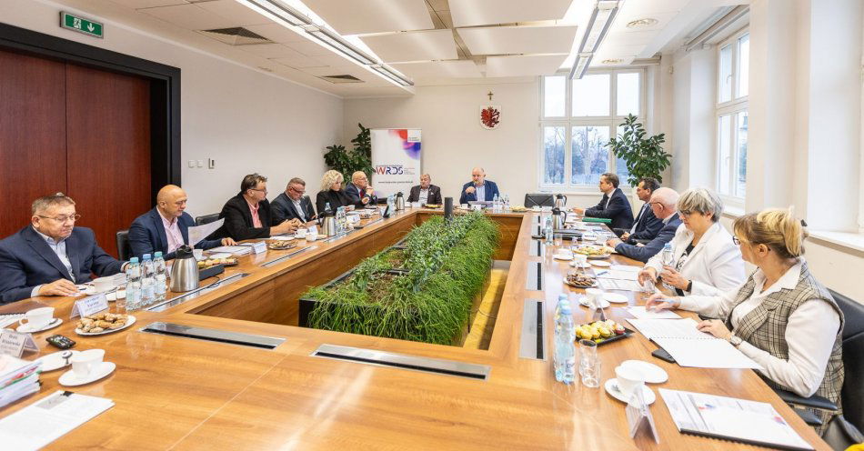 zdjęcie: Rada dialogu pochyla się nad problemem nieuczciwej konkurencji / fot. nadesłane