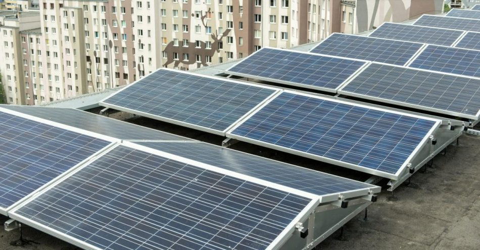 zdjęcie: Właścicielom instalacji PV przysługują rekompensaty z tytuł zaniżeń wytwarzania energii / fot. PAP