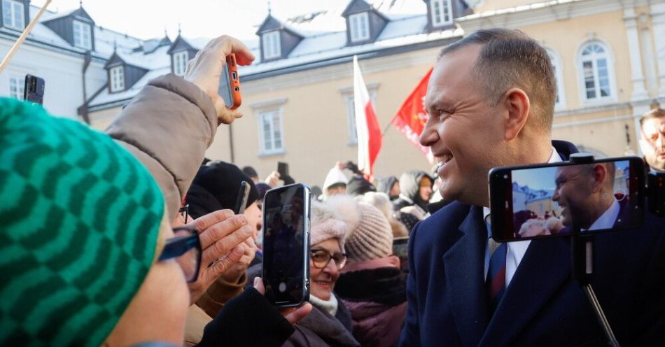 zdjęcie: Prezydent do kibiców na Jasnej Górze: udało nam się obronić hasło: „Bóg, Honor, Ojczyzna” / Częstochowa, 10.01.2026. Prezydent RP Karol Nawrocki (P) z uczestnikami XVIII Patriotycznej Pielgrzymki Kibiców na Jasną Górę w Częstochowie, 10 bm. Tegoroczna pielgrzymka odbywa się pod hasłem „Ciebie Boga Wysławiamy”. (jm) PAP/Waldemar Deska