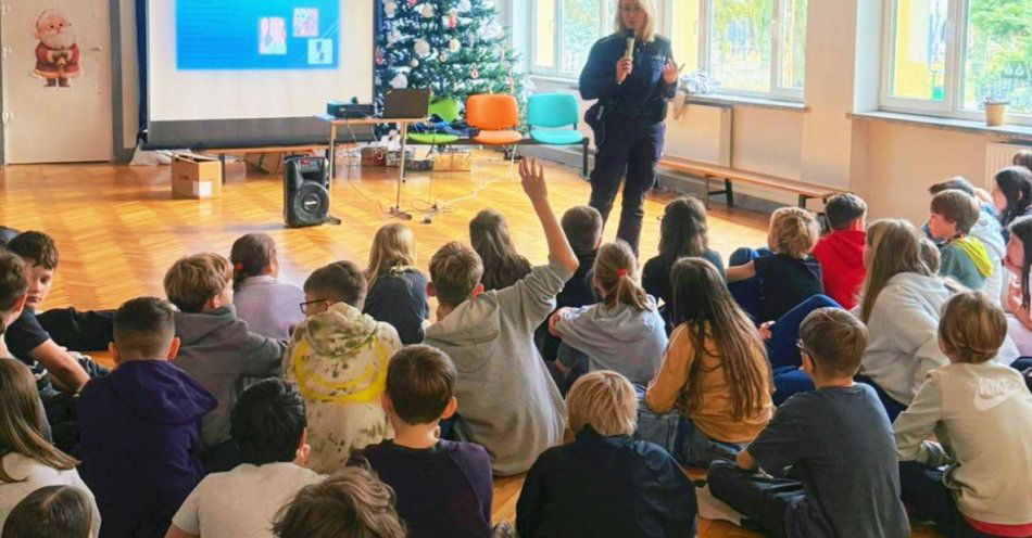 zdjęcie: Uczniowie SP7 w Skierniewicach o odpowiedzialności prawnej / fot. KMP w Skierniewicach