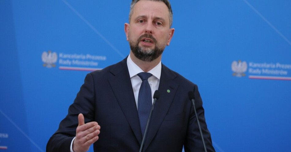 zdjęcie: Szef MON o sytuacji w fabryce „Łucznik”: pewność zamówień byłaby większa bez weta ws. SAFE / Warszawa, 14.04.2026. Wicepremier, minister obrony narodowej Władysław Kosiniak-Kamysz na konferencji prasowej, po posiedzeniu rządu, 14 bm. w KPRM w Warszawie. (mr) PAP/Paweł Supernak