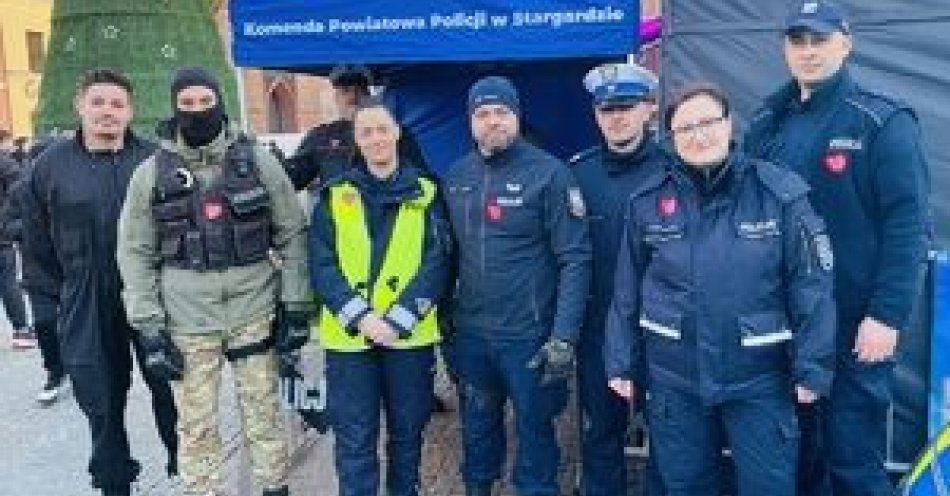 zdjęcie: Policjanci na 32 finale WOŚP / fot. KPP w Stargardzie