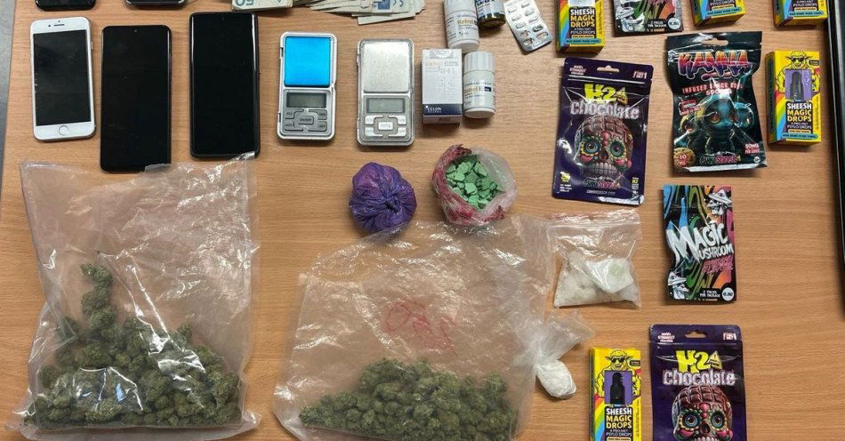 zdjęcie: Narkotyki ukryte w słodyczach zabezpieczone w Szczecinie / fot. KMP w Szczecinie