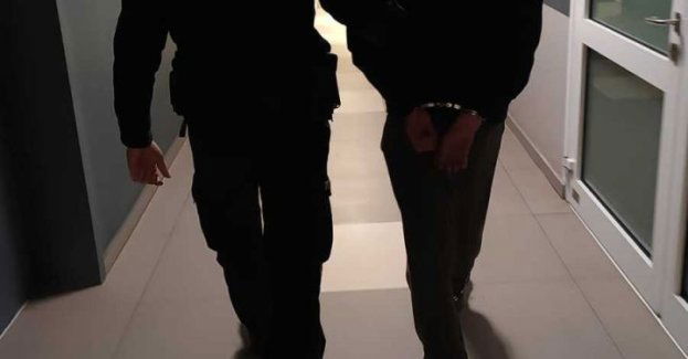 Dzielnicowi w Opocznie zatrzymali mężczyznę z amfetaminą