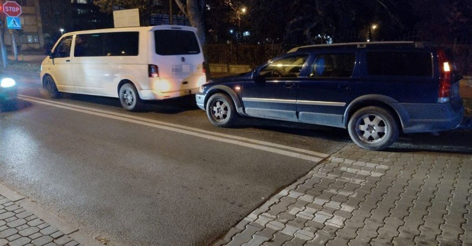 zdjęcie: Mając dwa promile, kierował samochodem. Najechał na jadący przed nim pojazd. / fot. KPP Puławy