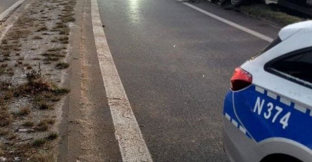 Oblodzone drogi w powiecie puckim Policja apeluje o rozwagę