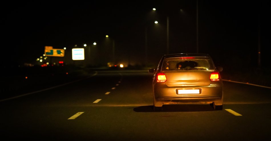 zdjęcie: Uciekając autem przed policją, zebrał 130 punktów za wykroczenia / v11083887