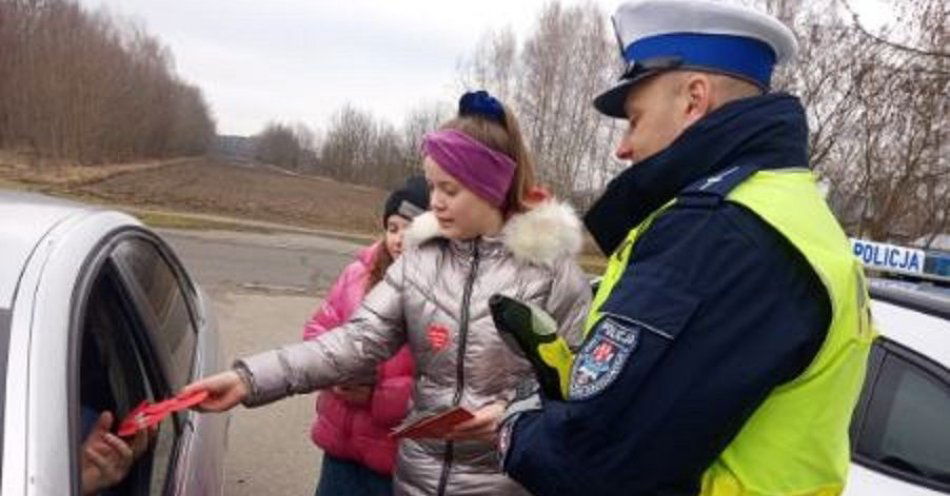 zdjęcie: Walentynkowe kartki zamiast mandatów / fot. KPP Łuków