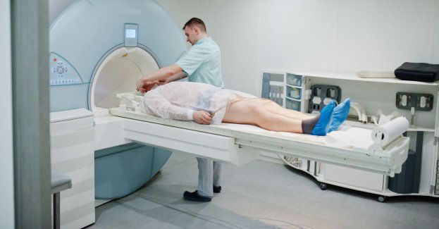 Poszukiwany przez 14 lat wpadł, gdy przyszedł na badania z podrobionym dowodem