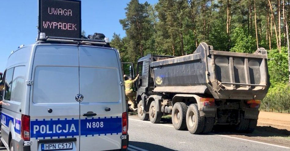 zdjęcie: Kierowco zachowaj czujność na drodze. bądź odpowiedzialny, stosuj się do znaków i przepisów ruchu drogowego / fot. KMP w Słupsku