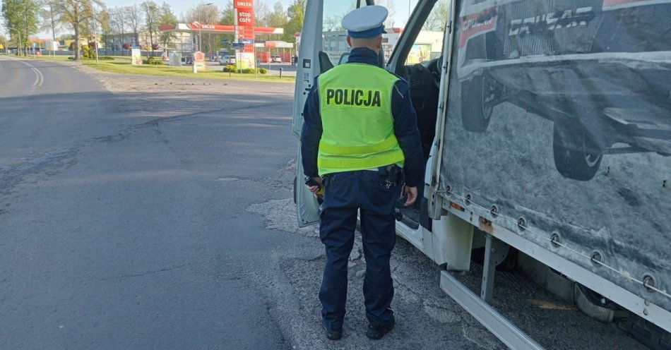 zdjęcie: Miał ponad 2 promile i kierował służbowym busem / fot. KPP Namysłów