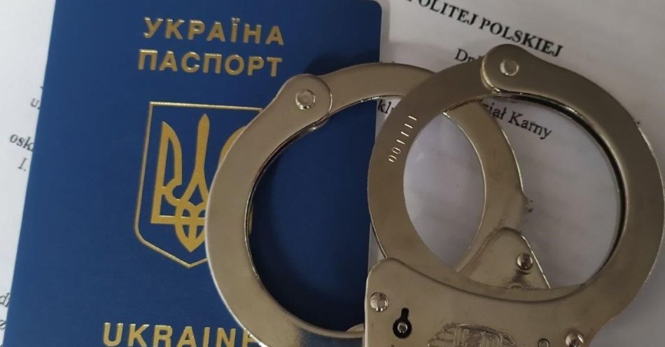 zdjęcie: Dzielnicowi zatrzymali poszukiwanego w Zakopanem / fot. KMP w Zakopanem