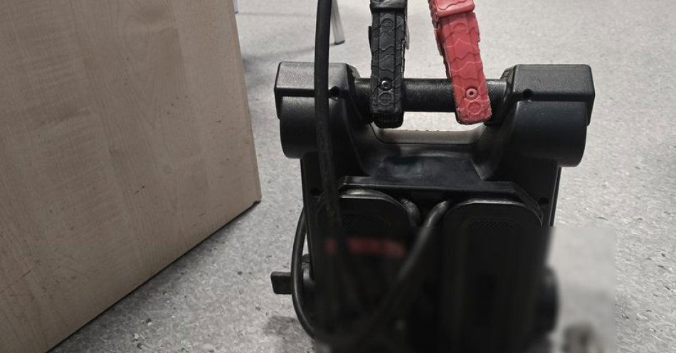 zdjęcie: Odpiął z auta firmowego urządzenie rozruchowe. Zatrzymano go / fot. KPP w Lubinie