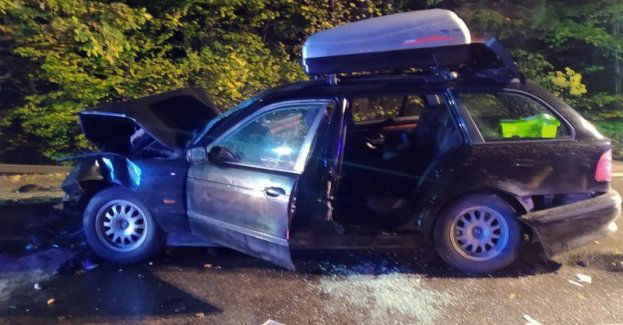 Wypadek drogowy z udziałem dwóch pojazdów osobowych