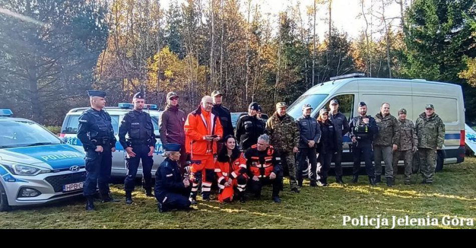 zdjęcie: O naborze do Policji rozmawiali policjanci podczas zawodów strzeleckich / fot. KMP w Jeleniej Górze