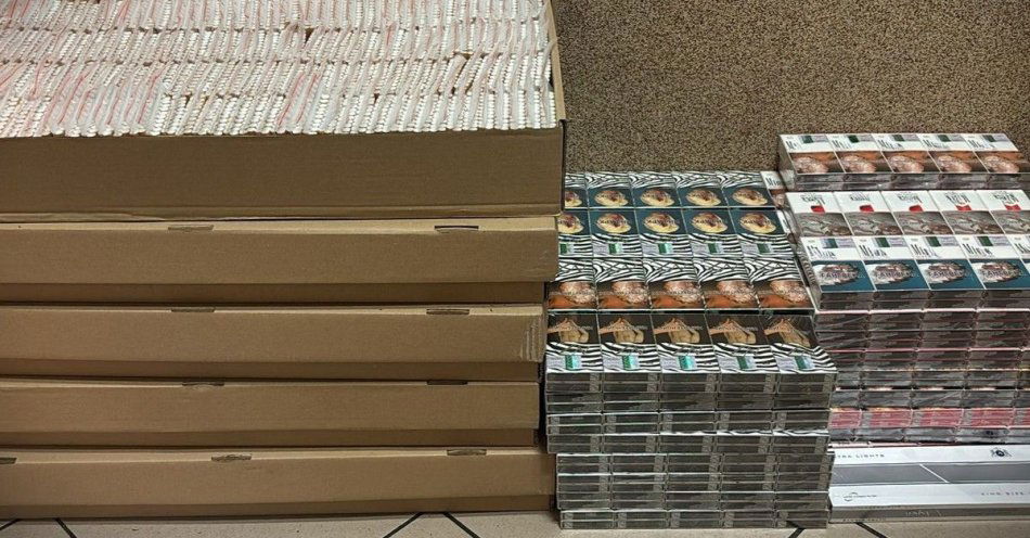 zdjęcie: 42 tys. papierosów bez akcyzy zabezpieczonych w Żyrardowie / fot. KPP w Żyrardowie Zabezpieczone papierosy
