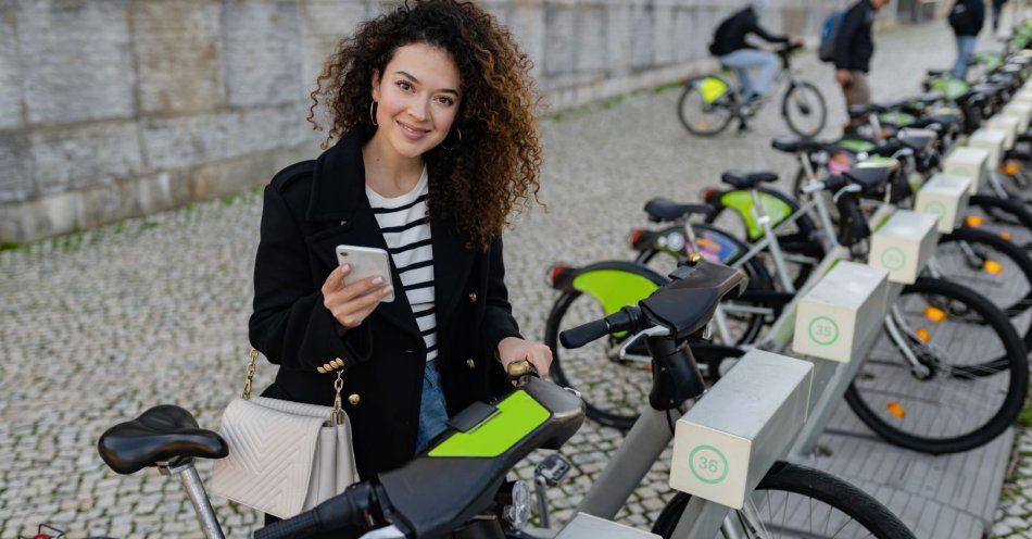 zdjęcie: Ponad 3,5 tys. użytkowników w pierwszym roku funkcjonowania miejskiej wypożyczalni rowerów LajkBike / v29069329