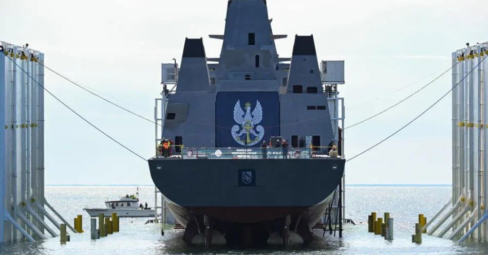 zdjęcie: Gdynia: ORP „Wicher” zwodowany / Gdynia, 13.08.2026. Wodowanie fregaty ORP Wicher na Zatoce Gdańskiej, 13 bm. ORP Wicher jest pierwszą z trzech wielozadaniowych fregat nowej generacji budowanych w ramach programu „Miecznik”. (mr) PAP/Andrzej Jackowski