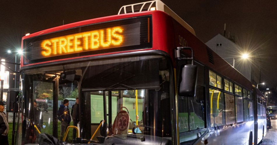 zdjęcie: Dziś ostatni kurs streetbusa. Podsumowanie sezonu zimowego i pomocy osobom w kryzysie bezdomności / fot. nadesłane