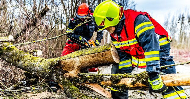 80 interwencji strażaków w związku z pogodą; przekroczone stany alarmowe lub ostrzegawcze