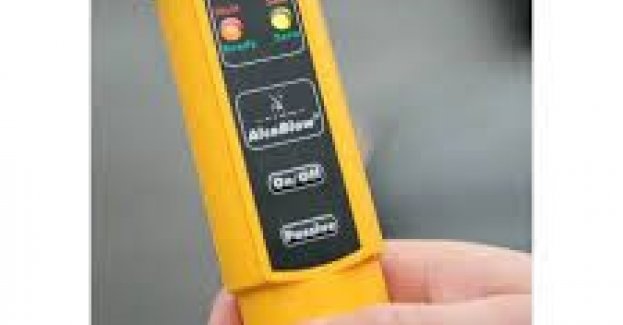 Policjanci zatrzymali pijanego sprawcę kolizji