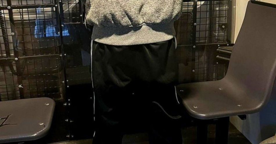 zdjęcie: Poszukiwany ukrył się w kurniku i został zatrzymany / fot. KPP w Raciborzu