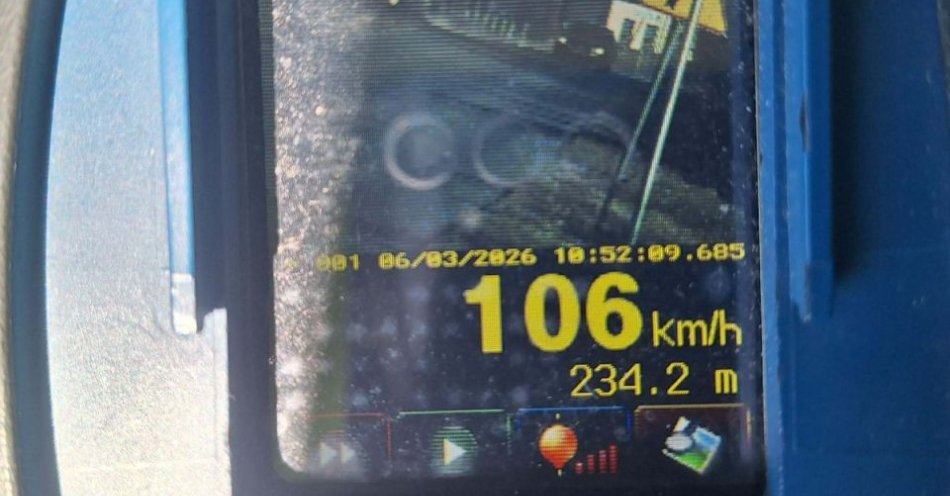 zdjęcie: Kierowca pędził 106 km/h w mieście i stracił prawo jazdy / fot. KPP w Gryficach Jechał ponad 100 km/h w terenie zabudowanym i stracił prawo jazdy – policja apeluje o rozwagę i przypomina o nowych przepisach.