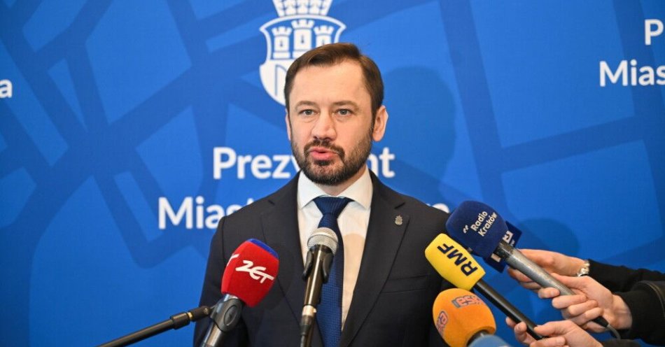 zdjęcie: Kraków: Nowa Lewica przeciwna referendum ws. odwołania prezydenta Miszalskiego / Kraków, 27.01.2026. Prezydent Krakowa Aleksander Miszalski podczas konfrencji prasowej w siedzibie Urzędu Miasta Krakowa. Do krakowskiej Delegatury Krajowego Biura Wyborczego wpłynęło powiadomienie od grupy obywateli o zamiarze przeprowadzenia referendum w sprawie odwołania prezydenta Krakowa. (jm) PAP/Art Service ***Do tego materiału zdjęciowego dostępna jest również depesza w systemie CSI, pt.: Kraków/ KBW otrzymało powiadomienie o planie referendum ws. odwołania Miszalskiego***