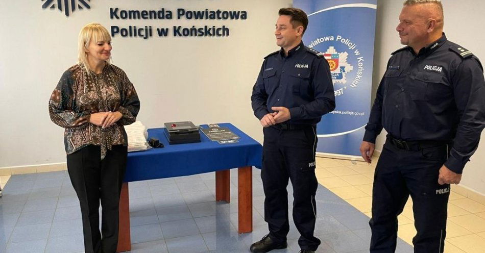 zdjęcie: Nowy alkomat w budynku Komisariatu Policji w Stąporkowie / fot. KPP Końskie