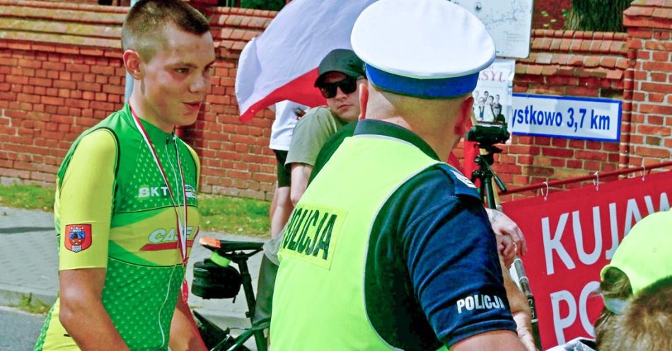 zdjęcie: Policjanci zabezpieczyli wyścig Kolarski / fot. KPP w Świeciu