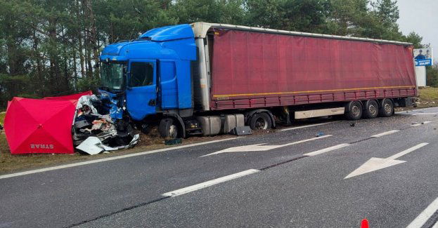 Policjanci wyjaśniają okoliczności śmiertelnego wypadku w Przyłubiu