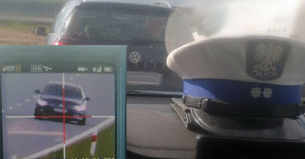Pirat drogowy zatrzymany na S7 w okolicach Pepłowa. Jechał z prędkością 198 km/h