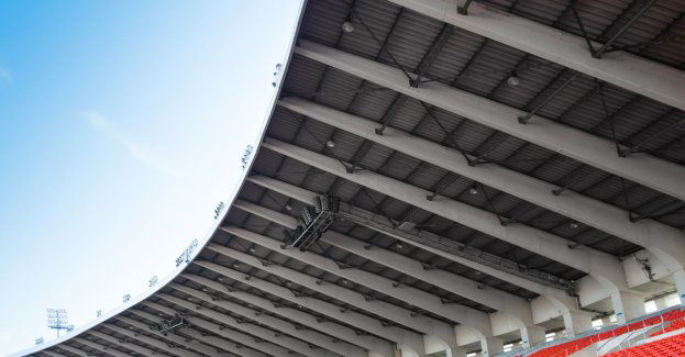 Ekstraklasa piłkarska - 3 mln zł kosztować będzie remont uszkodzonego dachu stadionu Korony