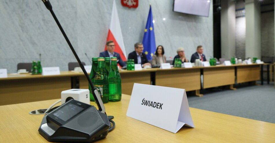 zdjęcie: Były szef CBA Ernest Bejda zatrzymany, zostanie doprowadzony na komisję ds. Pegasusa / fot. PAP