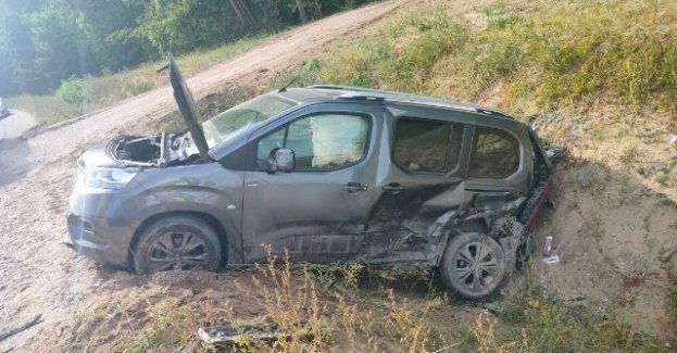 Wyprzedzał pomimo zakazu, przez co spowodował kolizję. Został ukarany mandatem karnym w wysokości 5 000 zł i 15 punktami