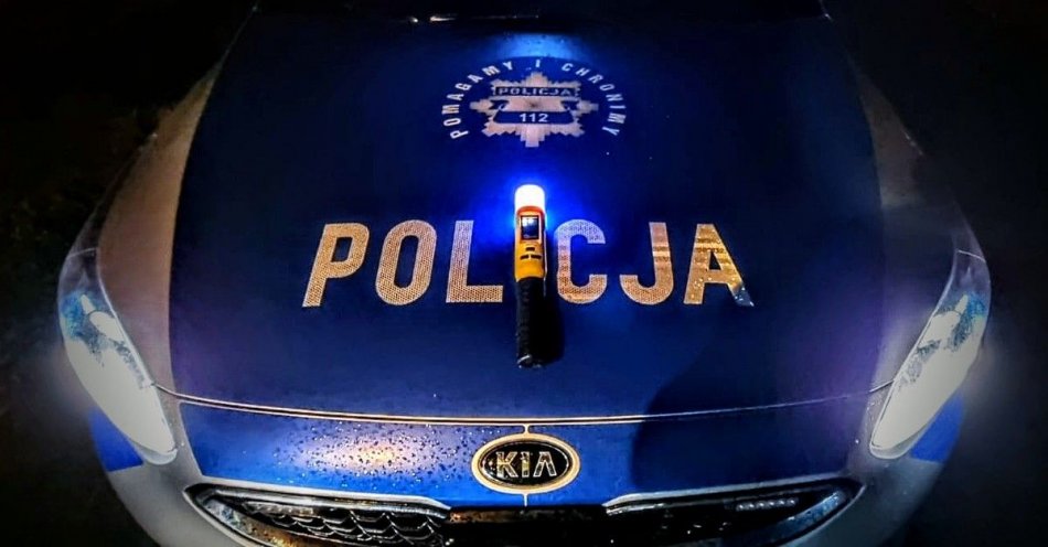 zdjęcie: O dwa drinki za dużo - pijany kierowca wpadł podczas rutynowej kontroli trzeźwości / fot. KPP Strzelce Opolskie