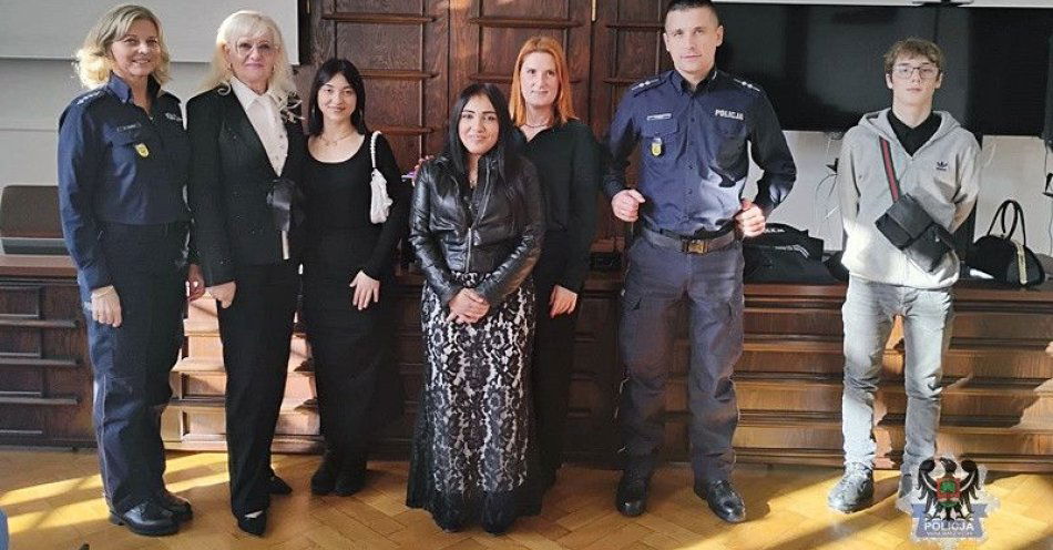 zdjęcie: Wałbrzyska młodzież wyróżniona za film przeciw mowie nienawiści / fot. KMP w Wałbrzychu