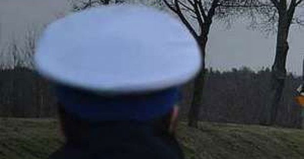 Nie miał uprawnień a i tak postanowił kierować autem, został zatrzymany przez policjantkę ruchu drogowego