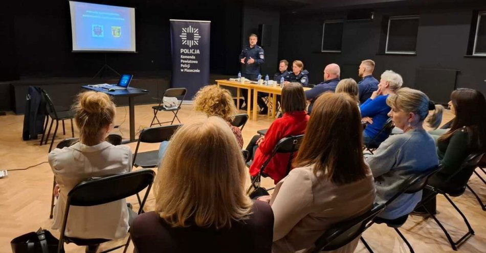 zdjęcie: Bezpieczeństwo w Lesznowoli: ewaluacyjna debata mieszkańców / fot. KPP w Piasecznie