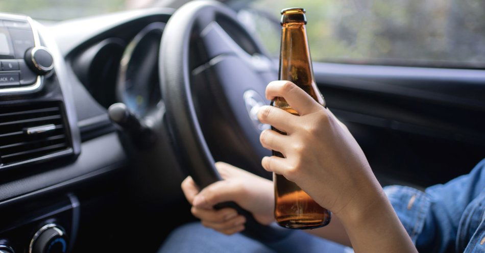 zdjęcie: Policjanci zatrzymali kierujących po alkoholu i amfetaminie / v14390253